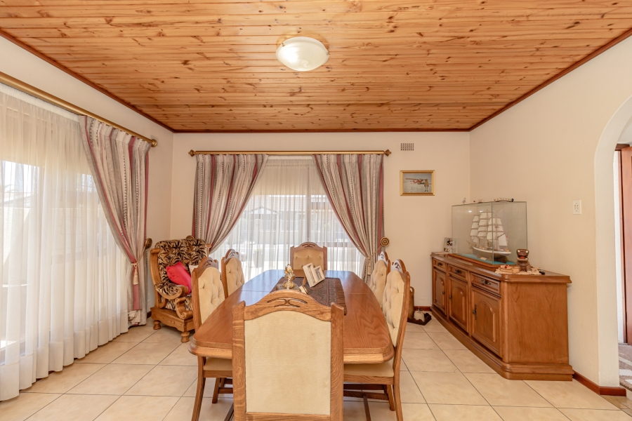 4 Bedroom Property for Sale in Goodwood Park Western Cape